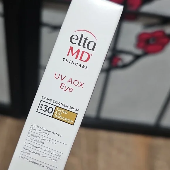 EltaMD UV AOX Eye Cream - White and Red - Picture 2 of 4